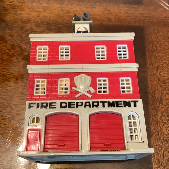 Micro Machines Fire Department House Lewis Galoob 1989 MM FD MicroMachines Toy - Picture 9 of 11